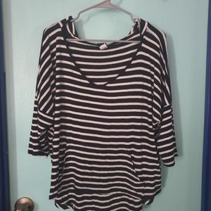 Torrid Hooded 3/4 Sleeve Top